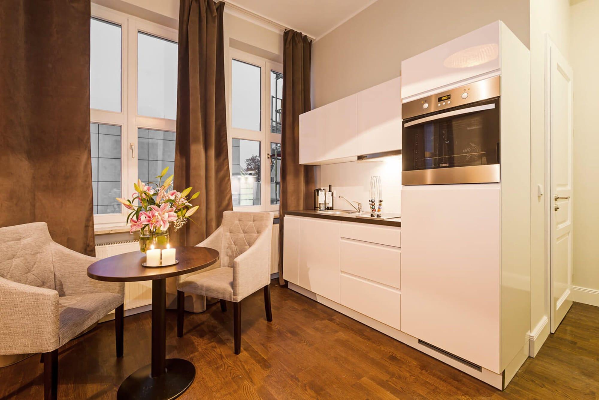アラベル デザイン アパートメント ベルリン エクステリア 写真 A typical kitchen in a serviced apartment