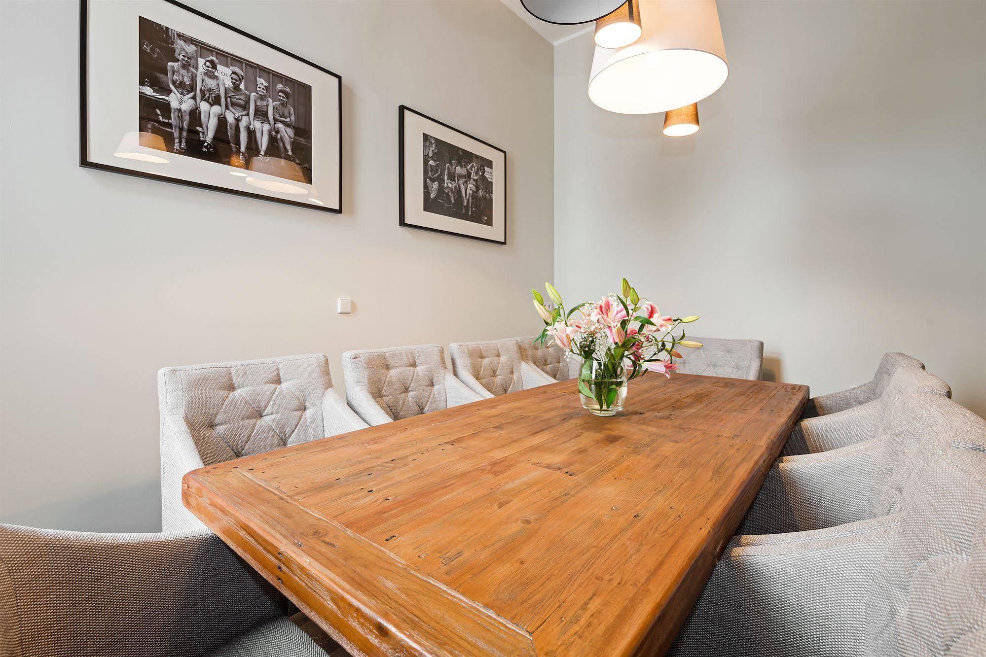 アラベル デザイン アパートメント ベルリン エクステリア 写真 A dining room
